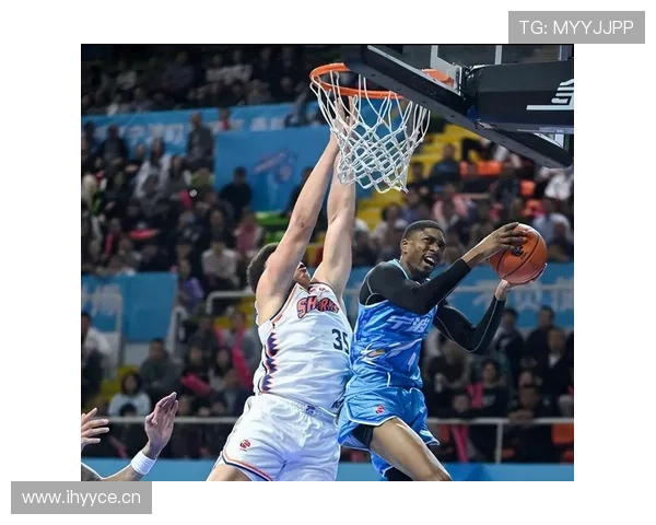 上海轻取山西 洛夫顿低迷 4人表现亮眼 上海轻取山西 洛夫顿低迷 4人表现亮眼